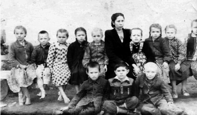 Перший клас Угорницької школи. 1948 рік.