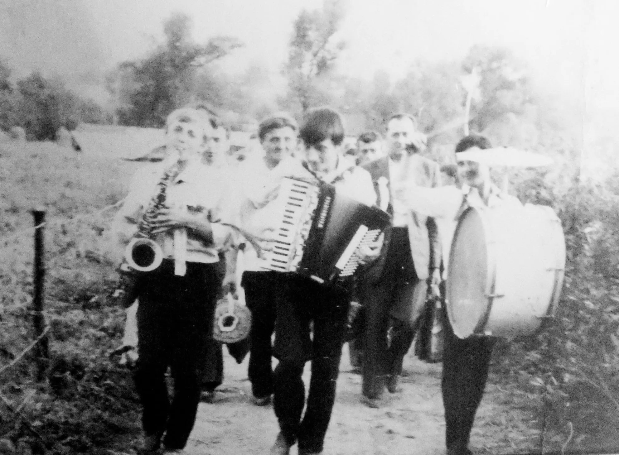 ВІСІЛЄ ЙДЕ! с.Угорники, 4.09.1983р,