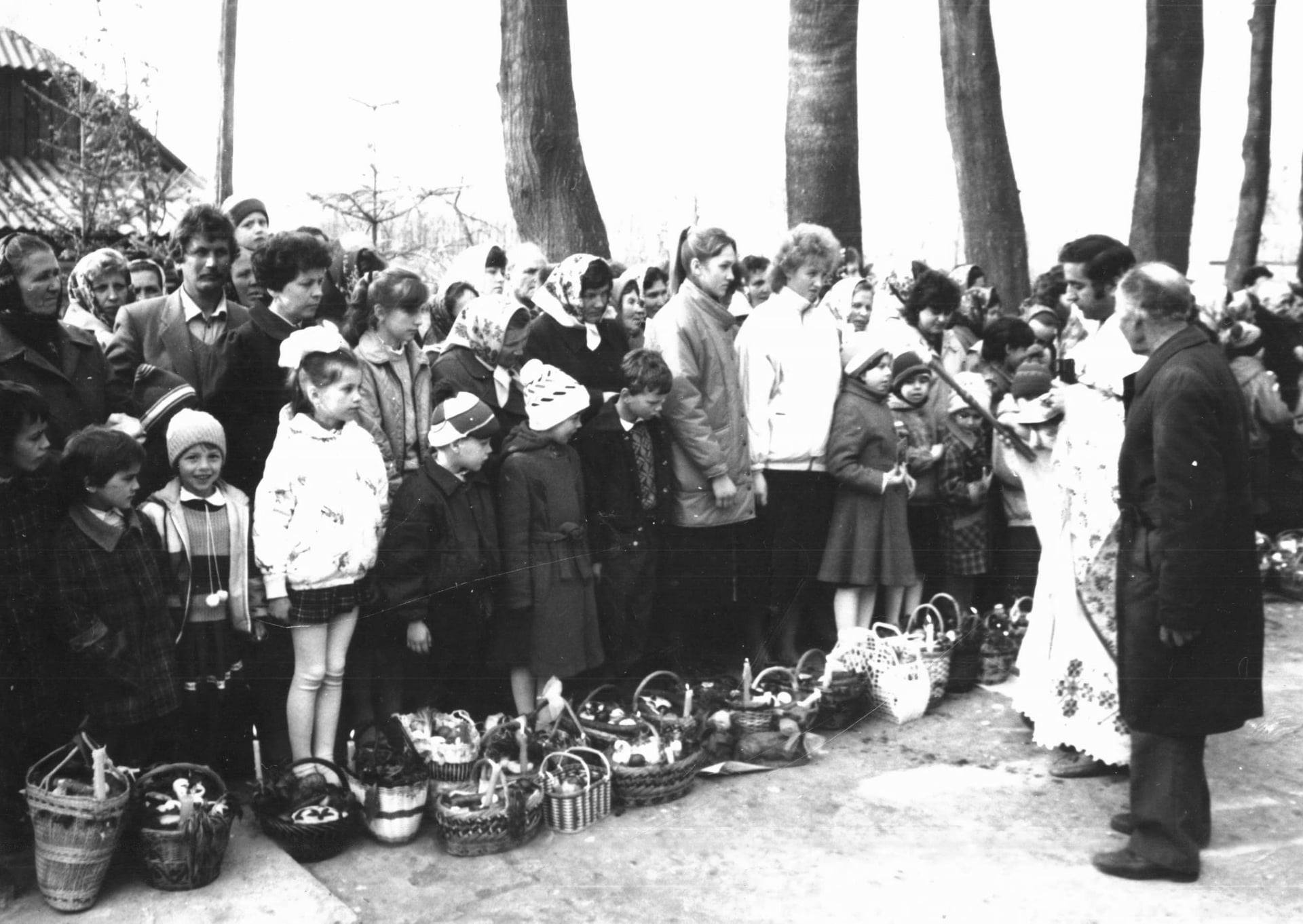 Великдень в Угорниках. 1989 рік.