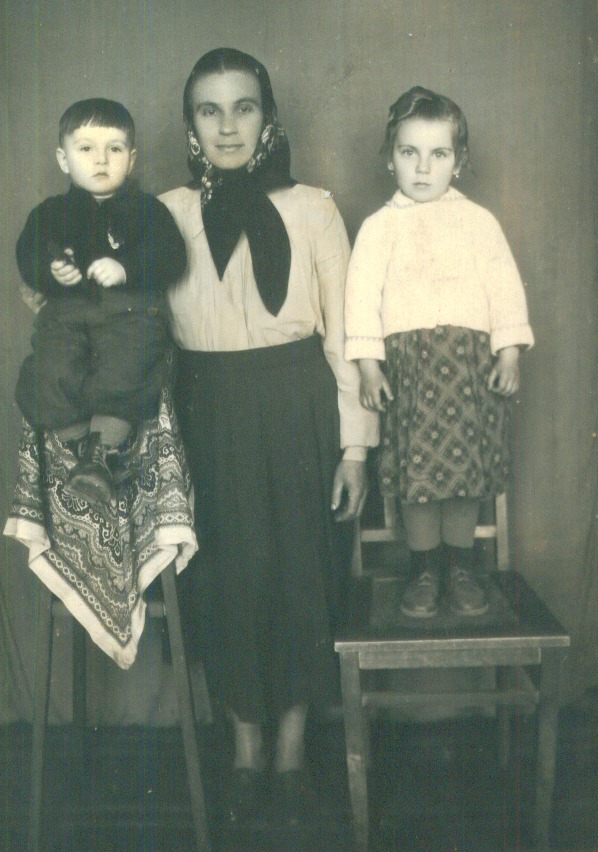 Родина Дубей Угорники фото