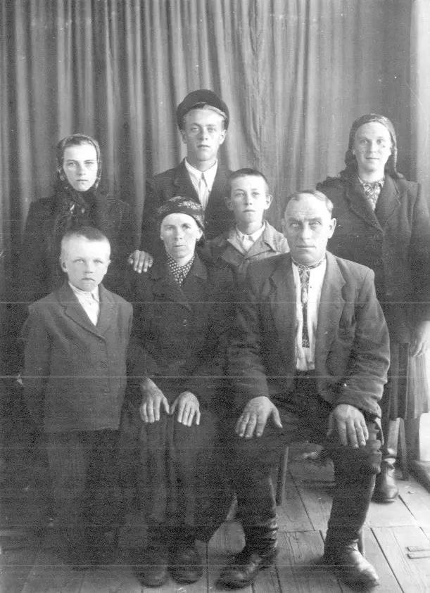 Родина Дубей Угорники фото