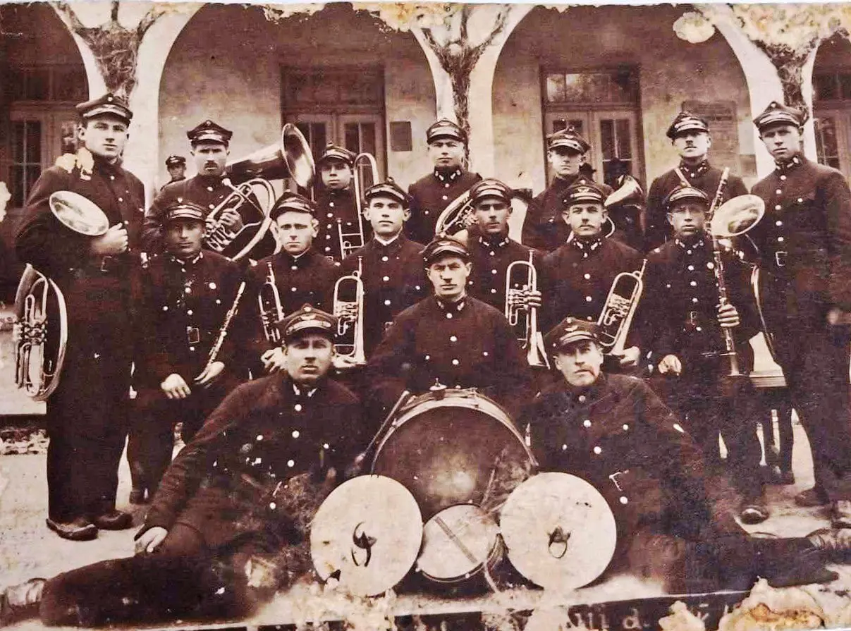 Фото окрестру в Отинії на вокзалі