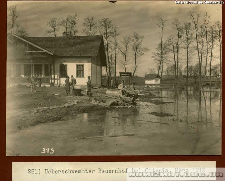 Uberschwemmter Bauernhof in Ottynia 03.1915